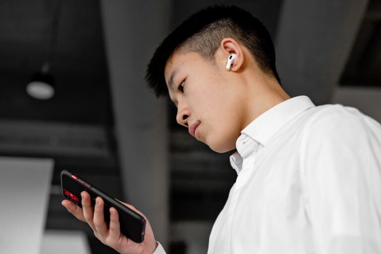 What Are AI Earbuds?